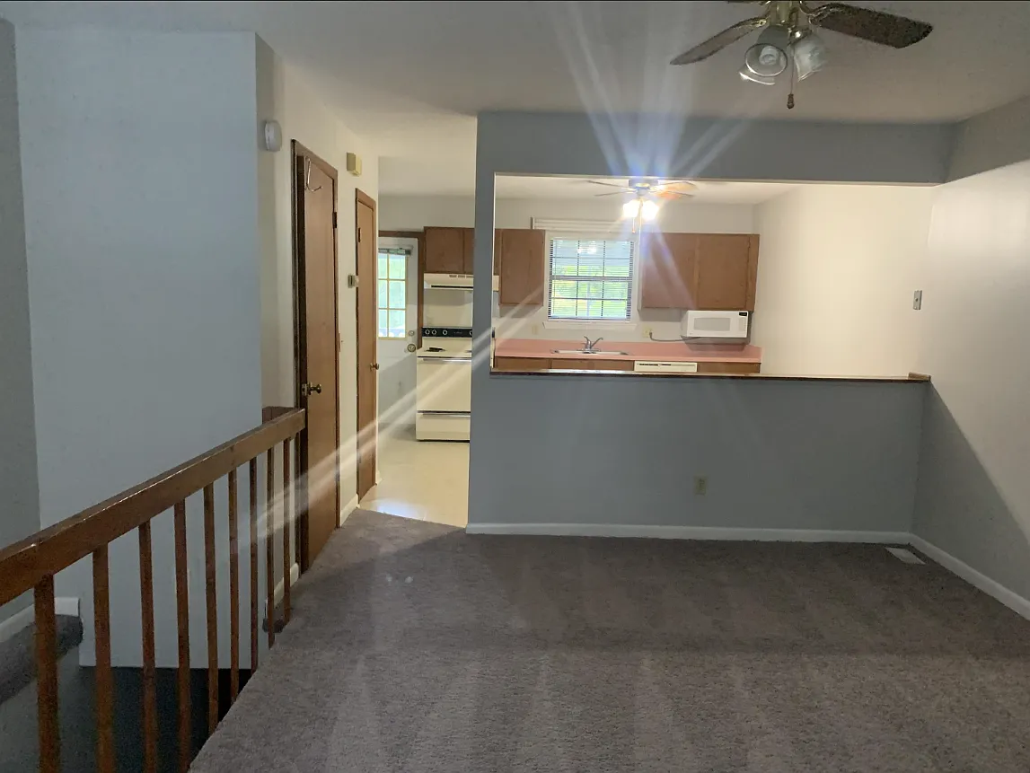 127 Ridgecrest Cir — Photo 2