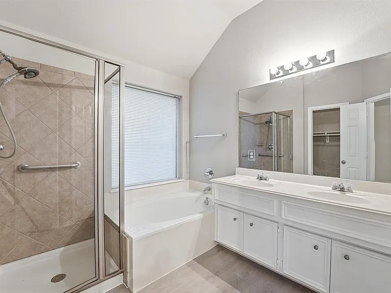 20931 Hamlet Ridge Ln — Photo 17
