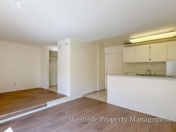 4th image of 5751 Camellia Ave APT 203