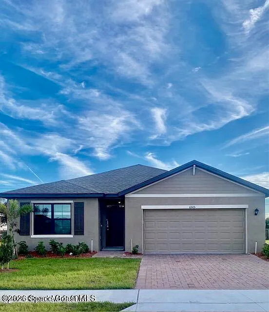 4 bed, 2.0 bath, 1830 sqft, $2,350 — Photo 1
