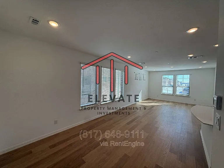724 4th St — Photo 13