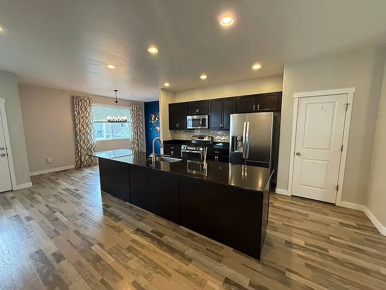 3659 W Golden Sky Ln — Photo 7