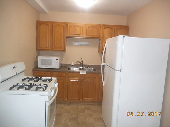 5th image of 2401 W Balmoral Ave APT 1A