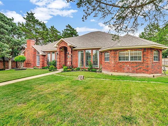 3rd image of 908 Hickory Knob Cir