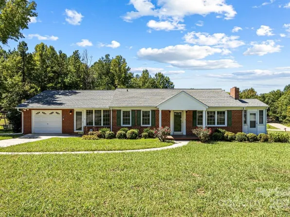 4462 Flat Creek Rd, Heath Springs, SC 29058