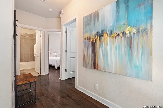3 bed, 2.5 bath, 1315 sqft, $2,100 — Photo 3