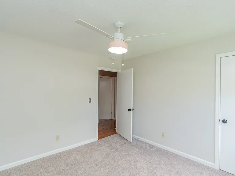 7830 Cove Ridge Dr — Photo 18