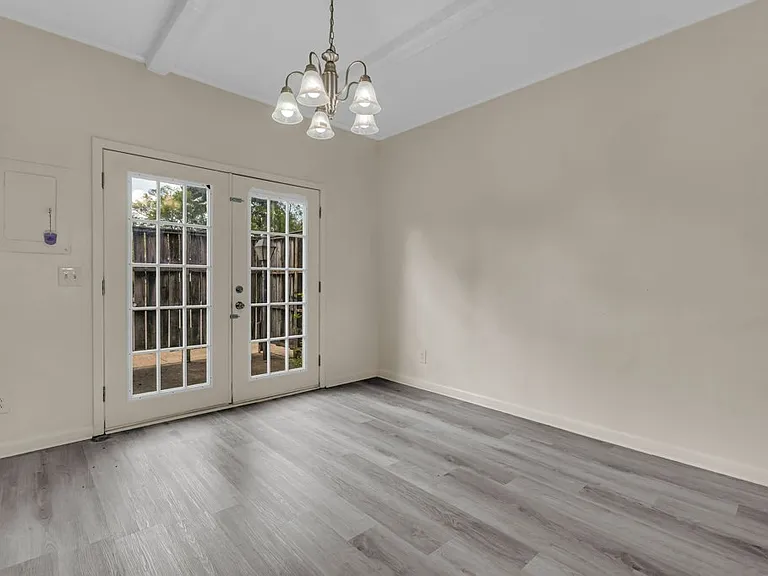 400 Forrest Blvd #15 — Photo 6