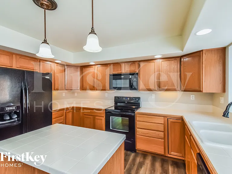1749 Dewhirst Dr — Photo 6