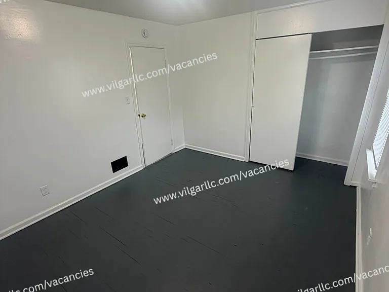 1353 Chase St — Photo 18