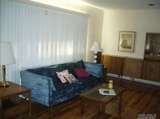 14 Russell Park Rd, Syosset, NY 11791