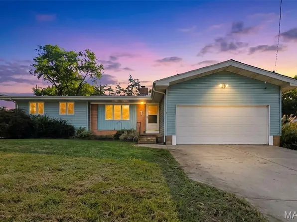 7 Valley Rd, Saint Charles, MO 63303