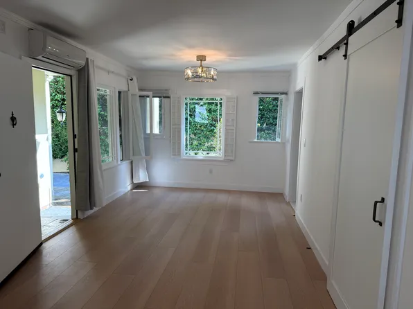 8728 Rosewood Ave, West Hollywood, CA 90048