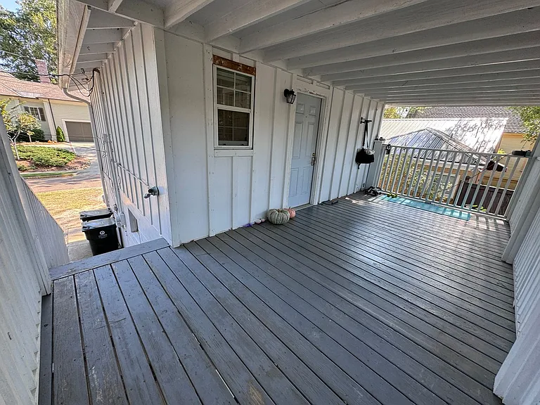 1310 Jefferson Ave #B — Photo 3