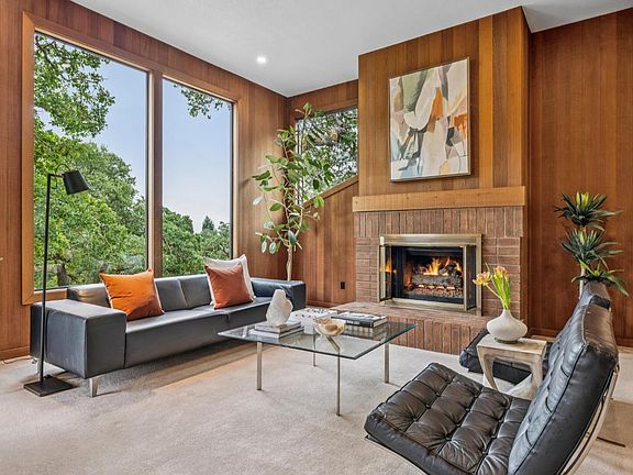 2nd image of 401 Oak Brook Place