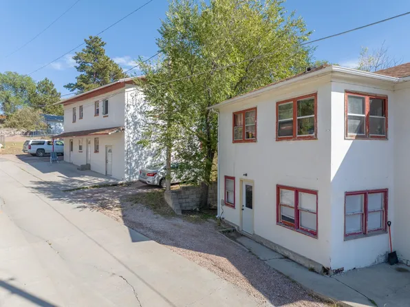 115 S Summit Ave, Newcastle, WY 82701