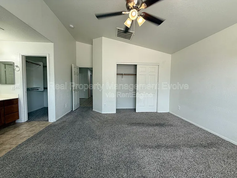 1225 W Shumway Farm Rd — Photo 21