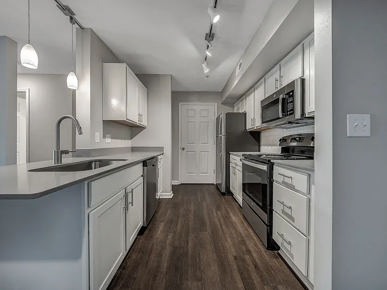 Sunscape Apartments — Photo 25