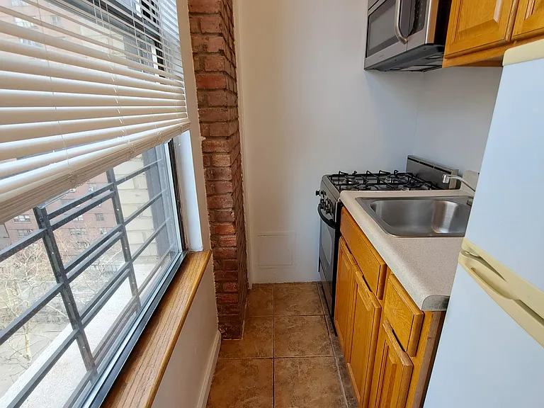 216 W 100th St #918 — Photo 5