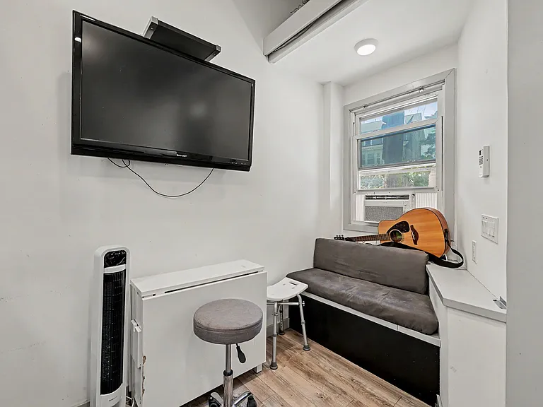 115 Hamilton Ave #C — Photo 6