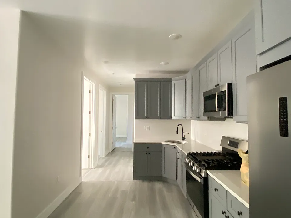 129 Passaic St #302