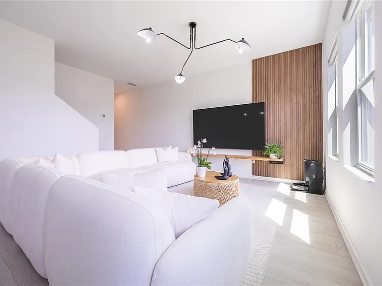 8688 Sportsman Loop — Photo 13