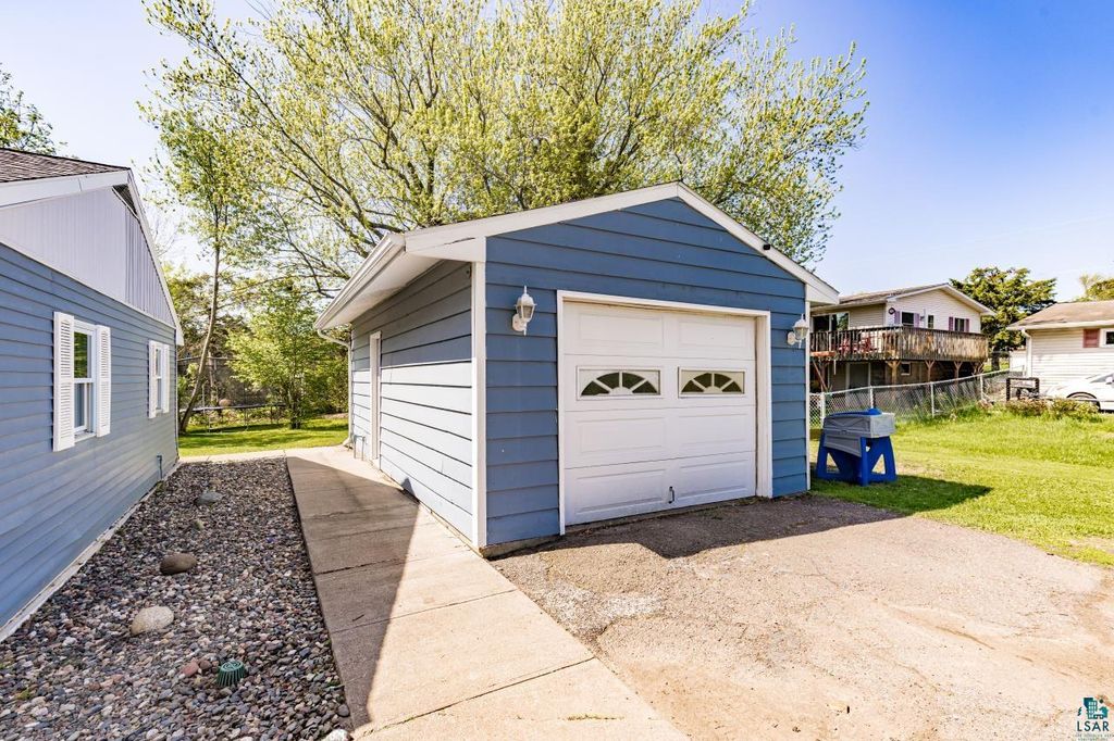 2006 Washington Ave, Cloquet, MN - More