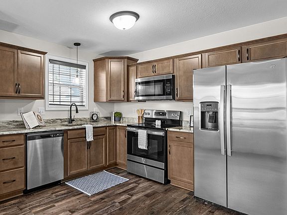 3rd image of 1081 Dublin Dr