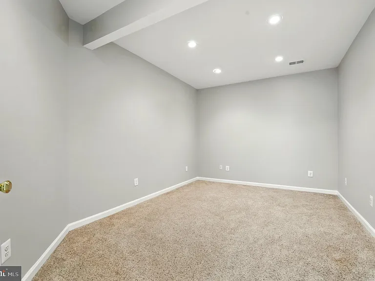 14863 Chimbote Ct #BASEMENT — Photo 22