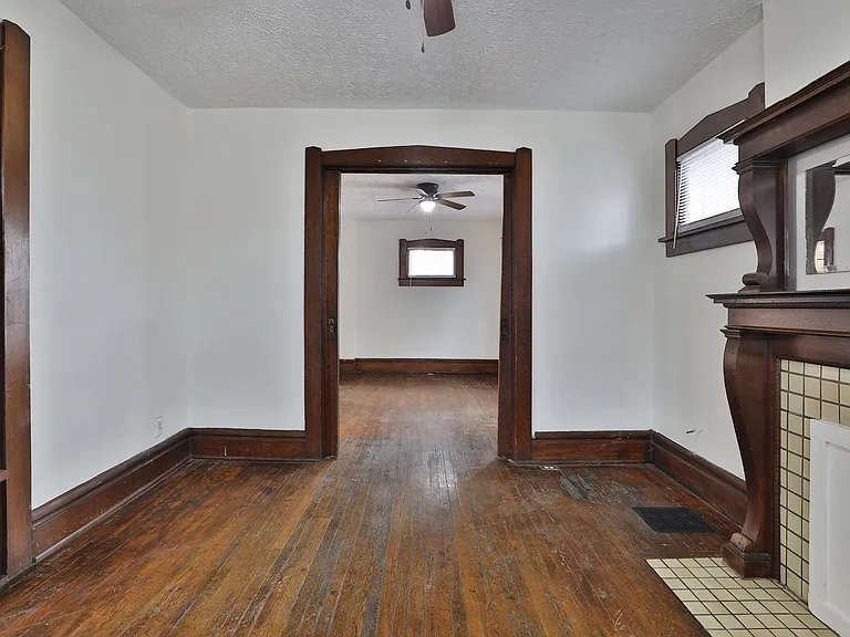229 E 11th Ave — Photo 13