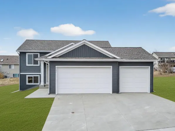 6151 Cody Ln NW, Rochester, MN 55901