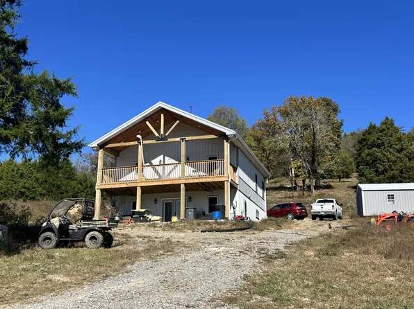 735 Woodmore Hollow Ln, Hartsville, TN 37074