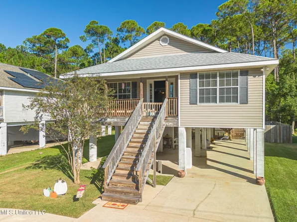 131 Northwood Dr, Pass Christian, MS 39571