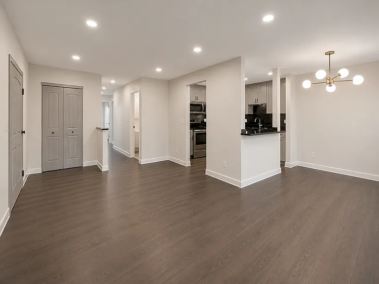 551 Cumberland Trl #C — Photo 2