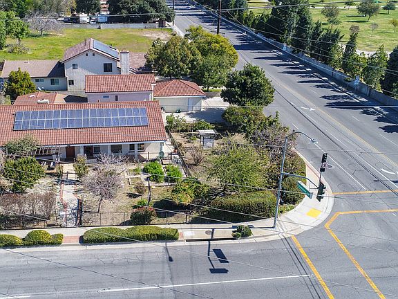 2nd image of 1348 S Barranca Ave