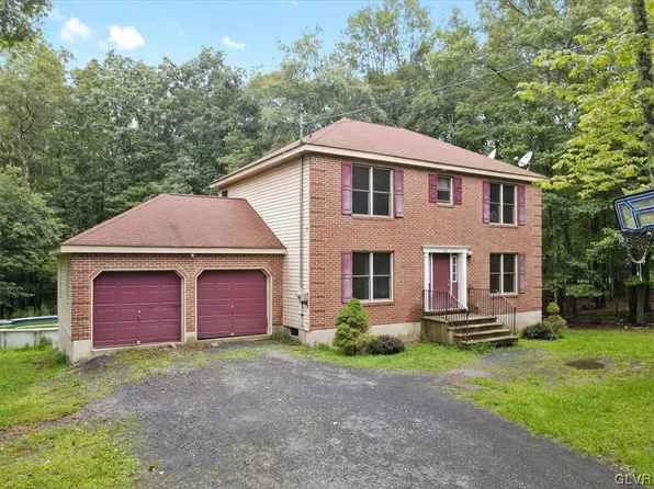 104 Messerle Ct, Bushkill, PA 18324