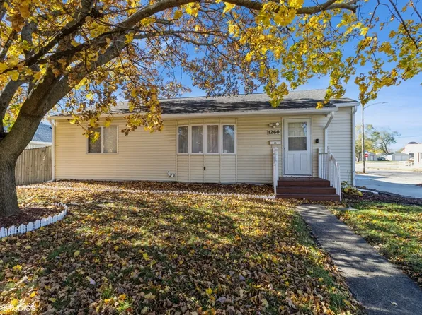 1260 E 23rd St, Des Moines, IA 50317