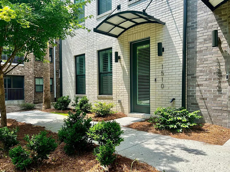 1510 Martel St #D-1 — Photo 3