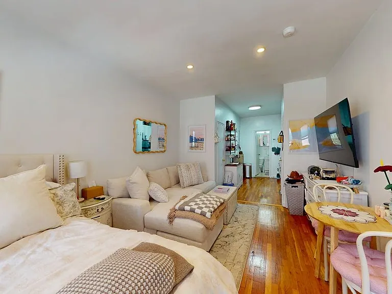 418 E 74th St #3A — Photo 2