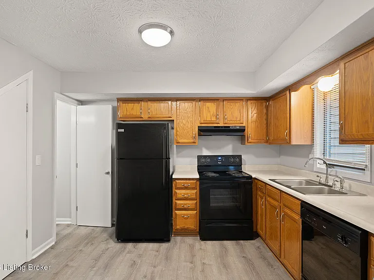 3509 Tabor Ct #6 — Photo 8