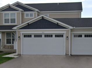 1912 Arbor Ln, Carver, MN 55315
