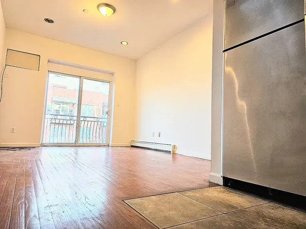 754 40th St, Brooklyn, NY