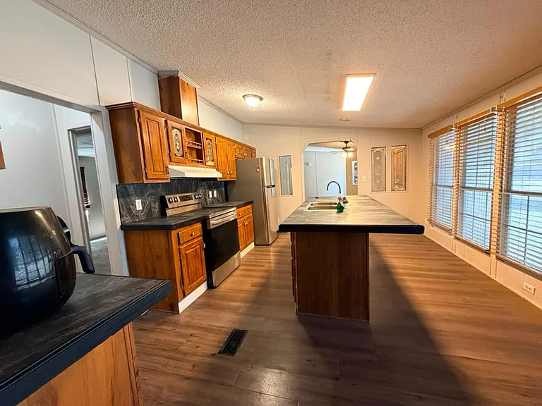 7415 Remington Rd — Photo 10