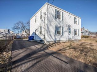 386 Mendon Ave, Pawtucket, RI 02861