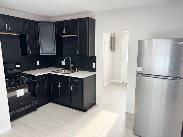 26358 Moses St, Flat Rock, MI 48134