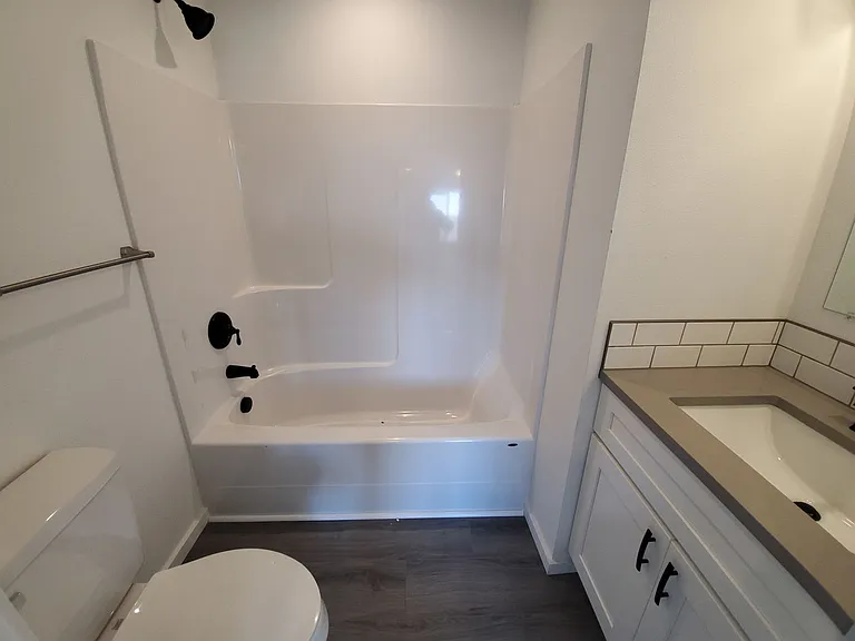 304 N Handy St — Photo 11