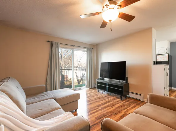2105 N Kavaney Dr APT 1, Bismarck, ND 58501