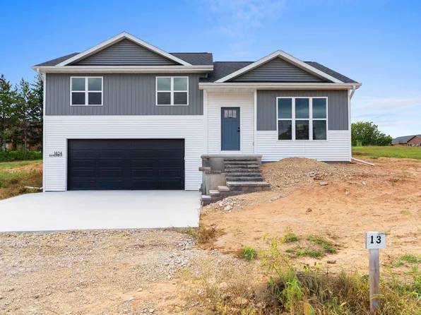 1824 Southland Ln, New London, WI 54961
