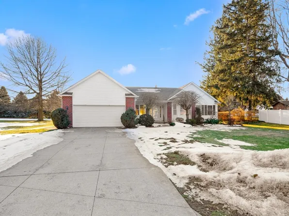 2938 Hanna Dr, Fairview, PA 16415