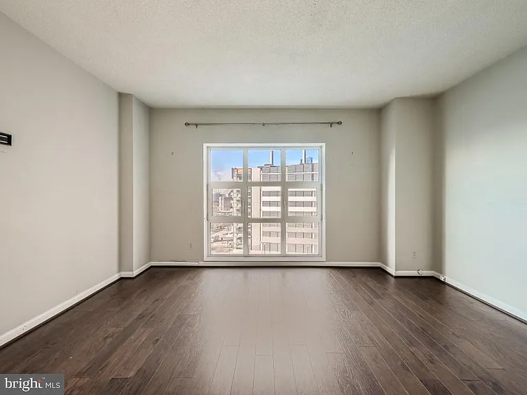 250 President St #404 — Photo 10